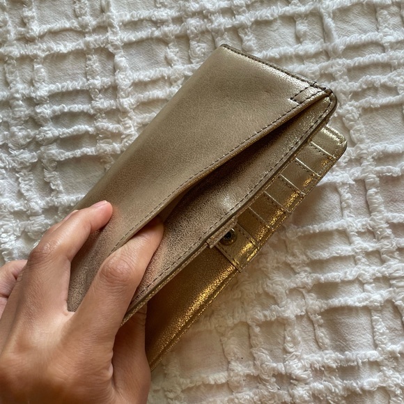 Fossil: shimmery wallet - Picture 3 of 11